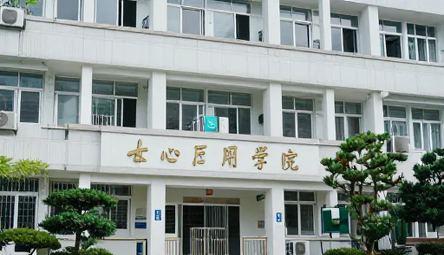 信息发布平台选型关注点:性能与适用条件分析